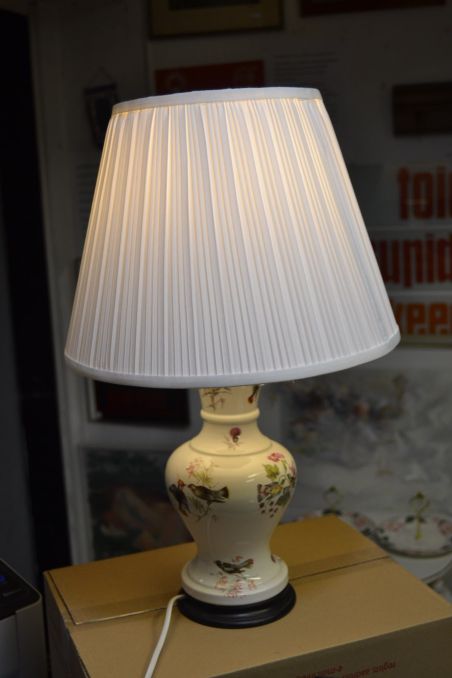 (n-6401) Lindudega laualamp