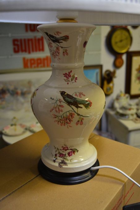 (n-6401) Lindudega laualamp