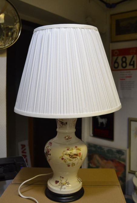 (n-6401) Lindudega laualamp