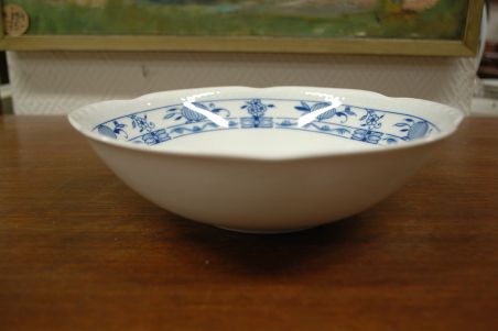 (n-6438/2) Volkstedt, Pastorale, sibulamustriga kauss