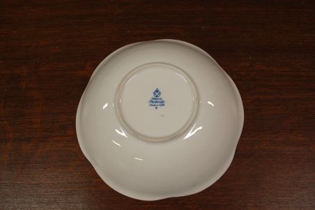 (n-6438/2) Volkstedt, Pastorale, sibulamustriga kauss