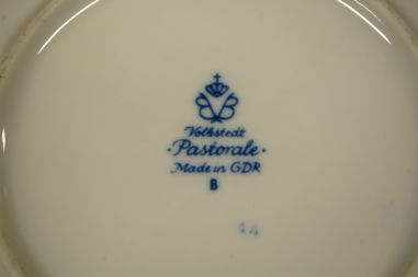 (n-6438/2) Volkstedt, Pastorale, sibulamustriga kauss