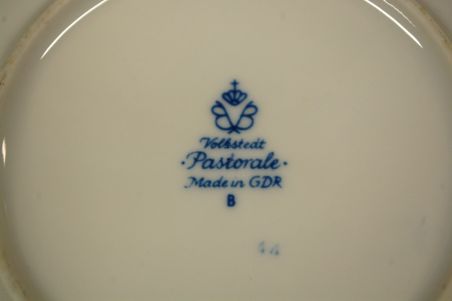 (n-6438/2) Volkstedt, Pastorale, sibulamustriga kauss