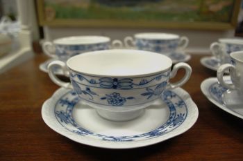 (n-6438/4) Volkstedt, Pastorale, sibulamustriga puljongitassid-taldrikud, 5tk