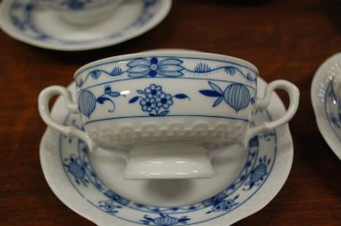 (n-6438/4) Volkstedt, Pastorale, sibulamustriga puljongitassid-taldrikud, 5tk