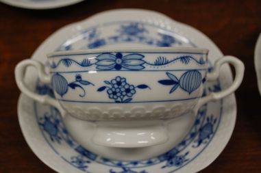 (n-6438/4) Volkstedt, Pastorale, sibulamustriga puljongitassid-taldrikud, 5tk