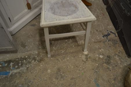 (n-6446) Luterma põhjaga valge tool