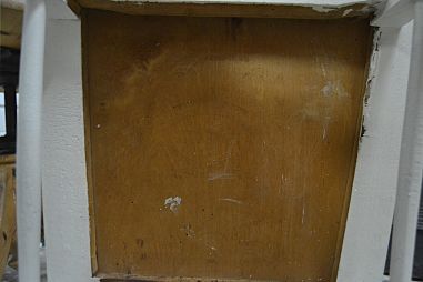 (n-6446) Luterma põhjaga valge tool