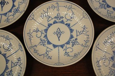 (n-6447/4) Boch Freres La Louviere, copenhageni mustriga taldrikud, 8tk