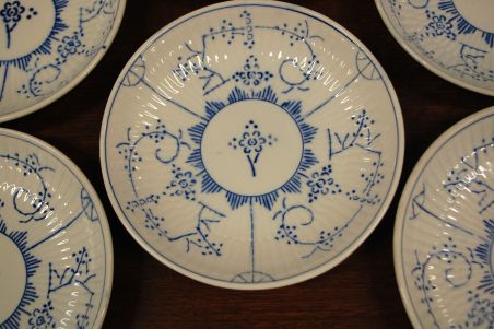 (n-6447/4) Boch Freres La Louviere, copenhageni mustriga taldrikud, 8tk (n-6447/4) Boch Freres La Louviere, copenhageni mustriga taldrikud, 8tk