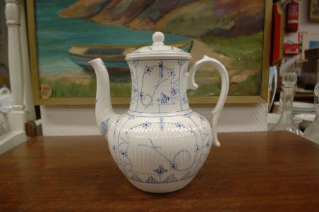 (n-6448) Maestricht, Societe Ceramique copenhageni mustriga kann