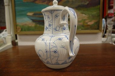 (n-6448) Maestricht, Societe Ceramique copenhageni mustriga kann