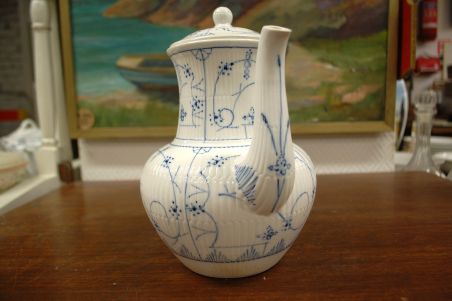 (n-6448) Maestricht, Societe Ceramique copenhageni mustriga kann