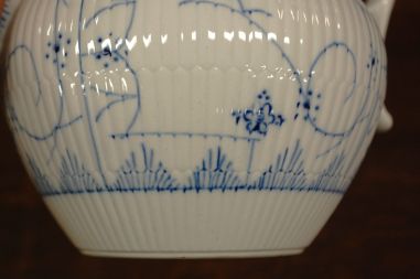 (n-6448) Maestricht, Societe Ceramique copenhageni mustriga kann