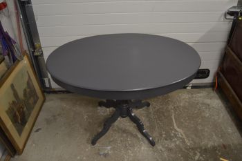 (L-547/2) Tumehall ovaalne söögilaud 2