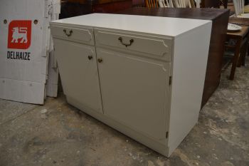 (L-550) Valge kummut