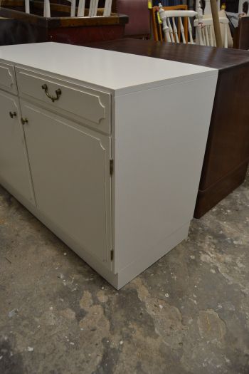 (L-550) Valge kummut 2