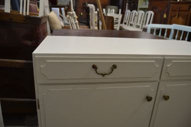 (L-550) Valge kummut