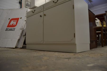 (L-550) Valge kummut