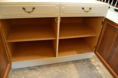 (L-550) Valge kummut