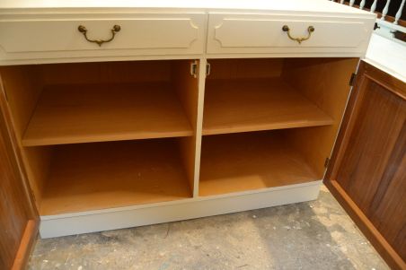 (L-550) Valge kummut