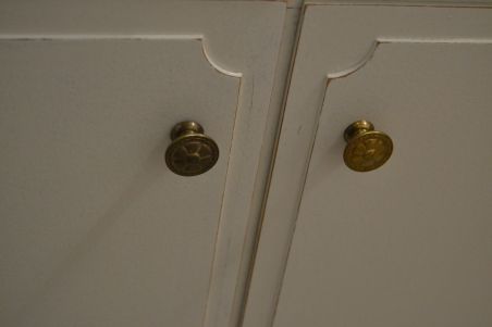 (L-550) Valge kummut