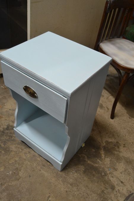 (L-552) Helesinine riiuliga kapike (L-552) Helesinine riiuliga kapike