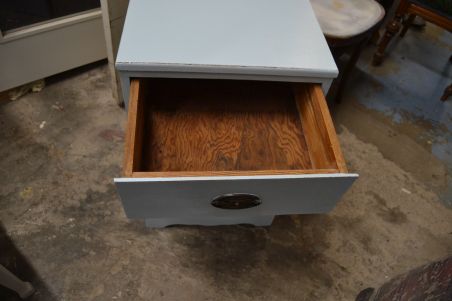 (L-552) Helesinine riiuliga kapike (L-552) Helesinine riiuliga kapike