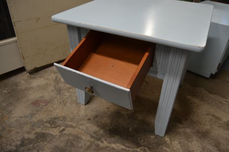 (L-554) Helesinine sahtliga laud (L-554) Helesinine sahtliga laud