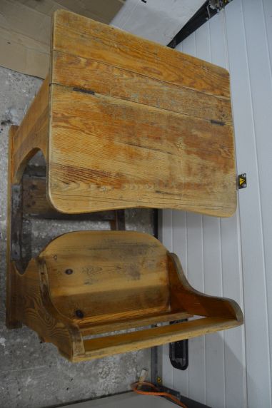 (L-557) Vana puidust koolipink