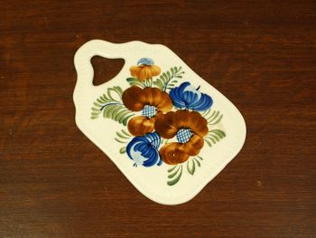 (n-3442) Lilleline lõikelaud-kuumaalus