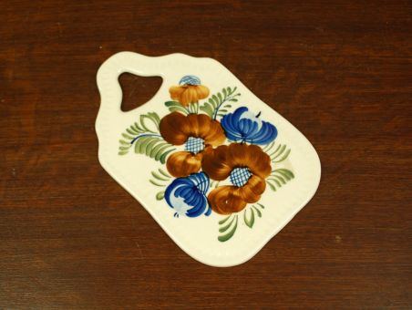 (n-3442) Lilleline lõikelaud-kuumaalus