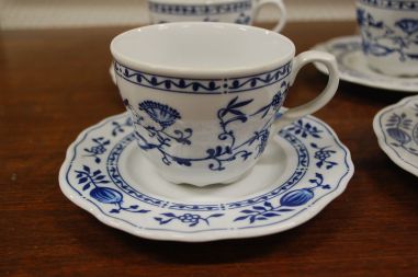 (n-3177/4) CreaTable sibulamustriga kohvitassid-taldrikud, 4tk