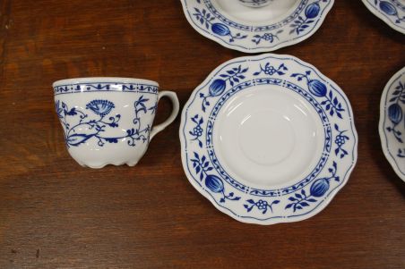 (n-3177/4) CreaTable sibulamustriga kohvitassid-taldrikud, 4tk