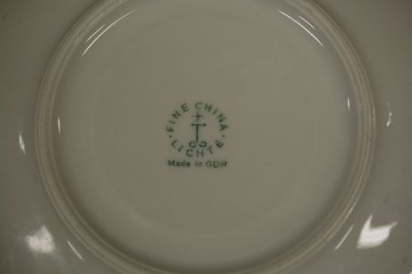 (n-3240) Lichte trio, tass-taldrikud