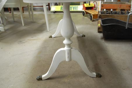 (L-569) Valge suurem ovvalne diivanilaud (L-569) Valge suurem ovvalne diivanilaud