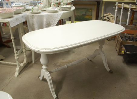 (L-569) Valge suurem ovvalne diivanilaud (L-569) Valge suurem ovvalne diivanilaud
