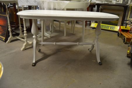 (L-569) Valge suurem ovvalne diivanilaud (L-569) Valge suurem ovvalne diivanilaud