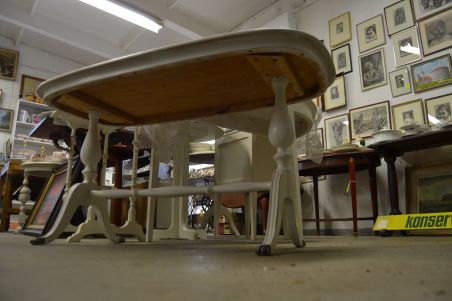 (L-569) Valge suurem ovvalne diivanilaud (L-569) Valge suurem ovvalne diivanilaud