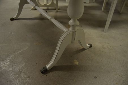 (L-569) Valge suurem ovvalne diivanilaud (L-569) Valge suurem ovvalne diivanilaud