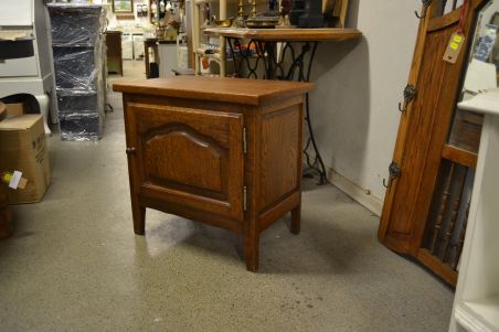 (n-6522) Väiksem kummut, öökapp (n-6522) Väiksem kummut, öökapp