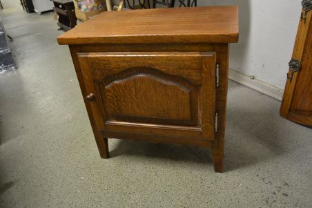 (n-6522) Väiksem kummut, öökapp (n-6522) Väiksem kummut, öökapp