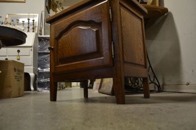 (n-6522) Väiksem kummut, öökapp