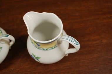 (n-6525/5) Heinrich Winterling Marktleuthen, puuviljadega suhkrutoos ja koorekann komplektis