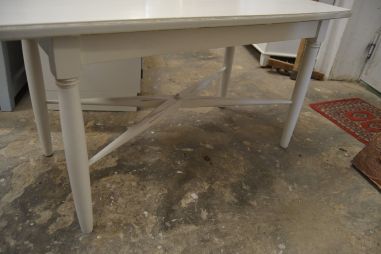 (L-575) Valge suurem diivanilaud