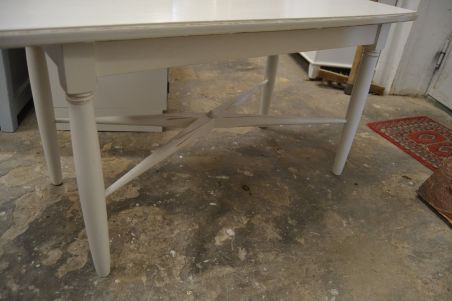 (L-575) Valge suurem diivanilaud (L-575) Valge suurem diivanilaud