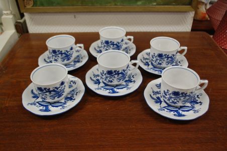 (n-6532/2) Korona Porzellan, sibulamustriga kohvitassid-taldrikud, 6tk (n-6532/2) Korona Porzellan, sibulamustriga kohvitassid-taldrikud, 6tk