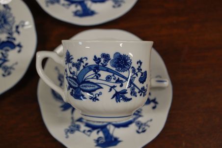 (n-6532/2) Korona Porzellan, sibulamustriga kohvitassid-taldrikud, 6tk (n-6532/2) Korona Porzellan, sibulamustriga kohvitassid-taldrikud, 6tk