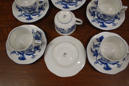 (n-6532/2) Korona Porzellan, sibulamustriga kohvitassid-taldrikud, 6tk (n-6532/2) Korona Porzellan, sibulamustriga kohvitassid-taldrikud, 6tk