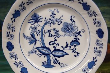 (n-6532/4) Korona Porzellan, sibulamustriga vaagen 2